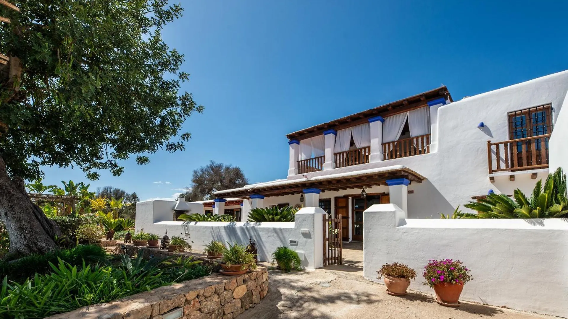 Villa Andreuet Sant Carles de Peralta Spain
